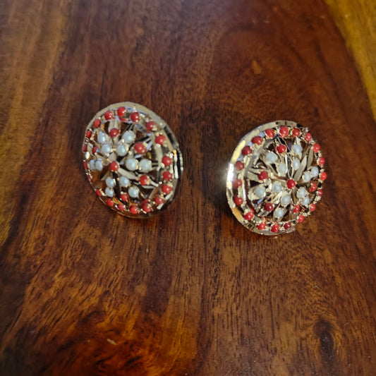 Jadau studs with pearls and stone