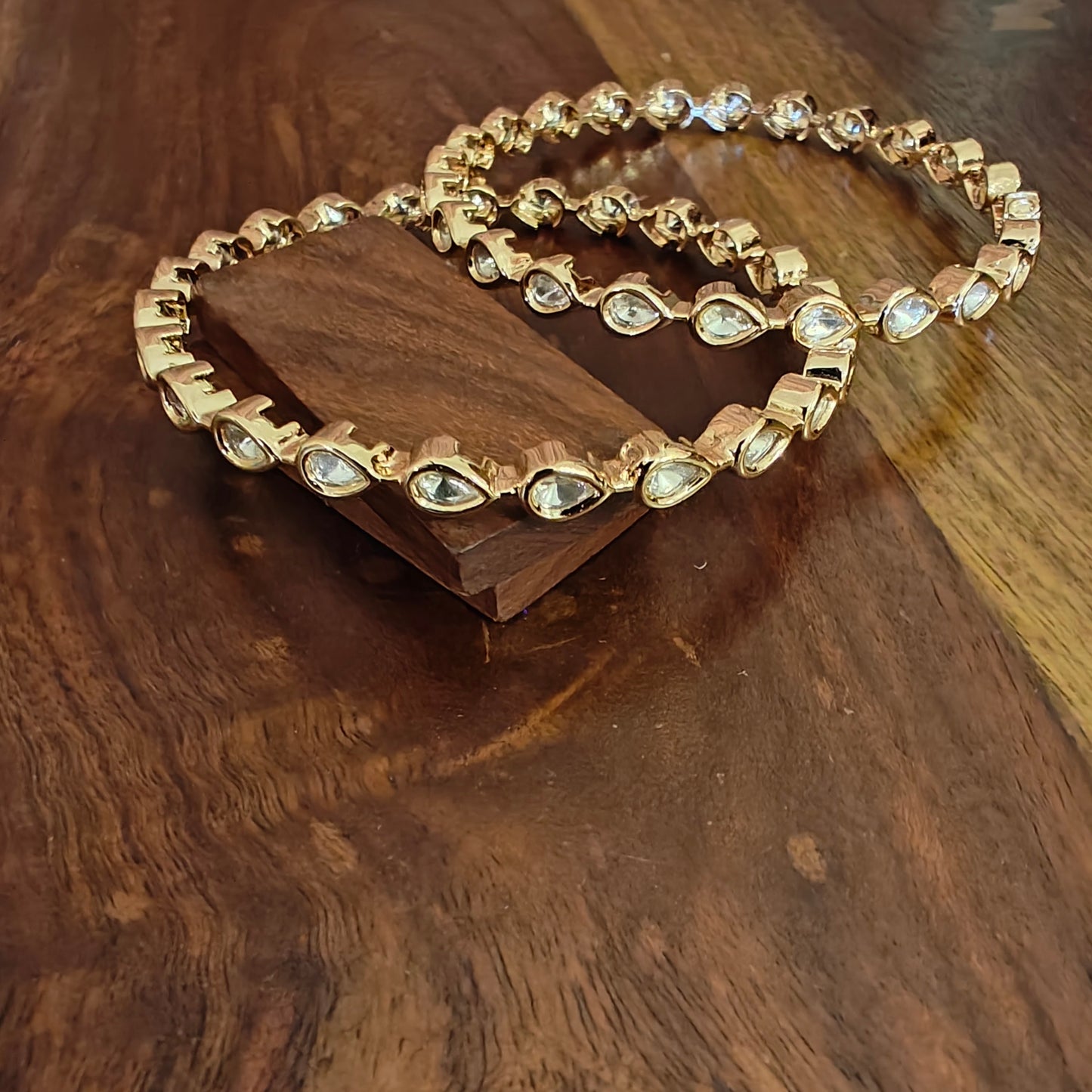 Kundan bangles with teardrop shaped kundan(2pc)