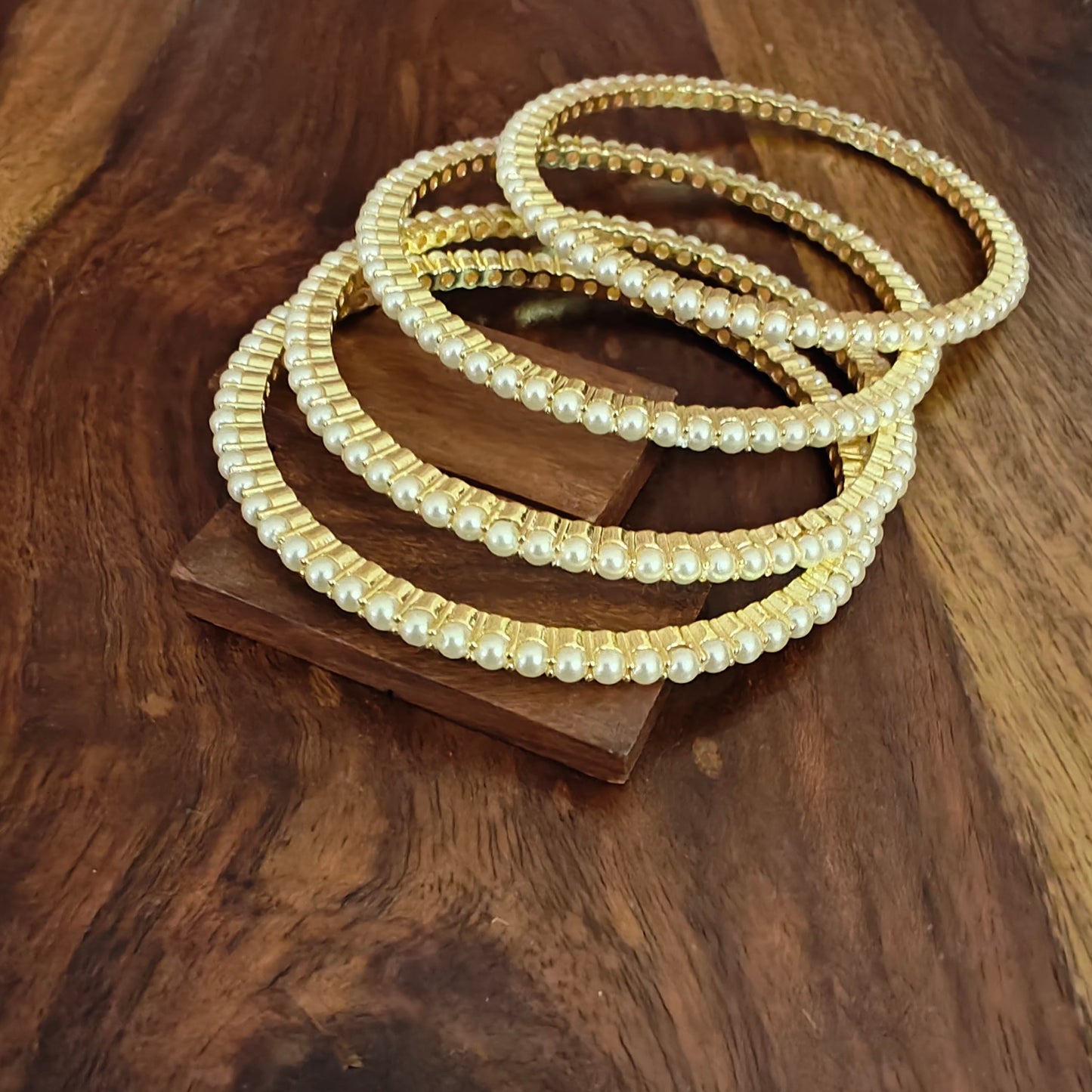 Pearl bangles single line(4pc)