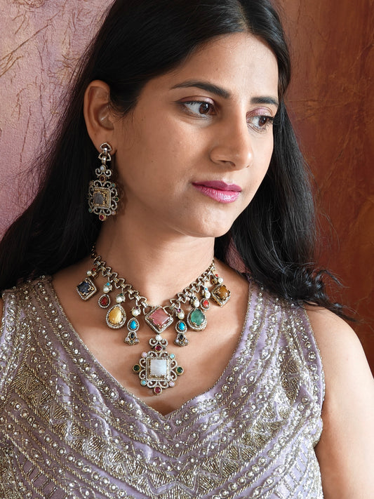 Sajala stone set with different coloured stones