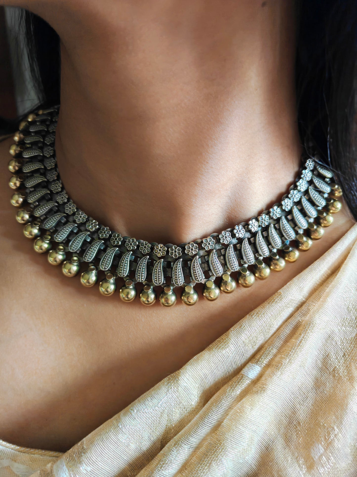 Dual tone Radhani choker