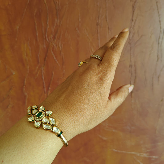 Gold kara with kundan flower and stone(1pc)
