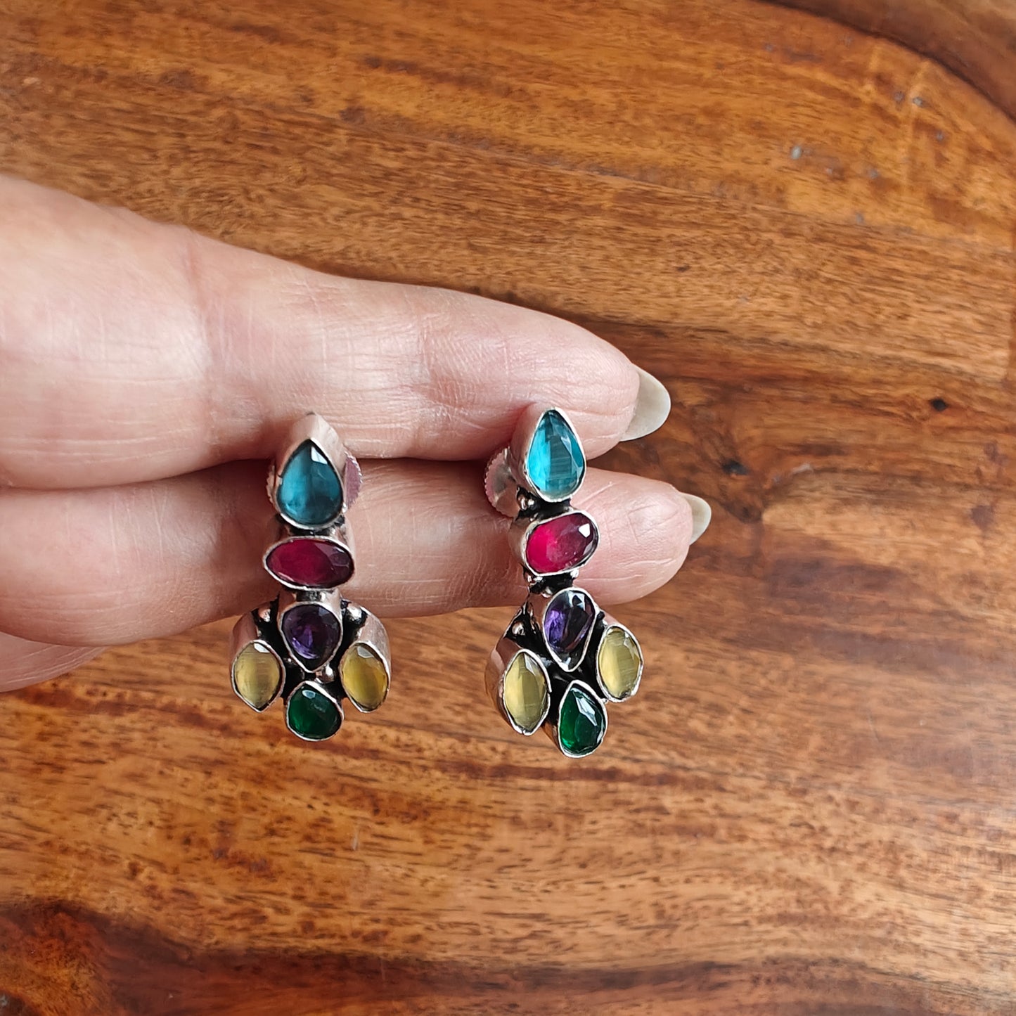 Earrings with stone inlay