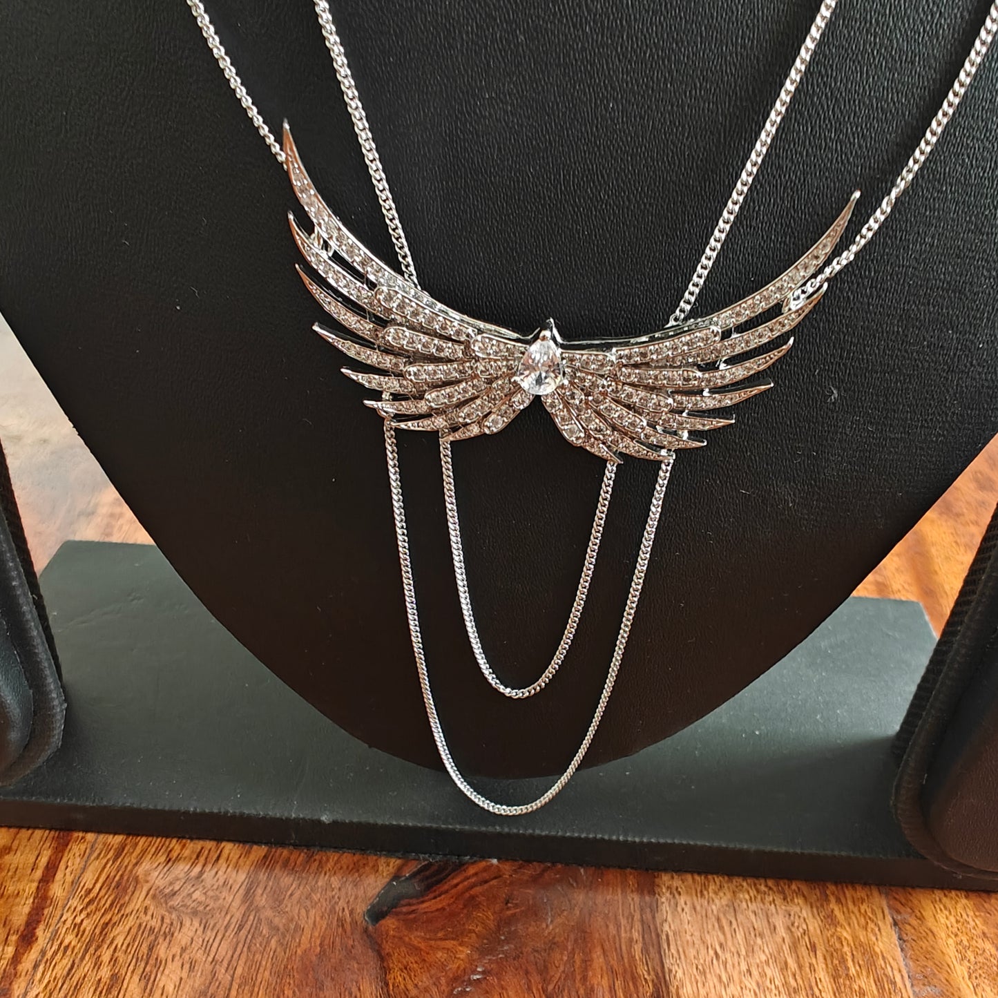 Ulka butterfly set with chains