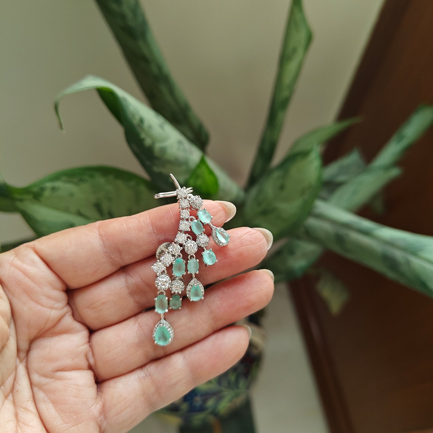 Earrings with cuff with stone hangings