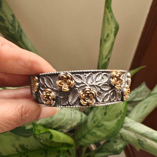 Dual tone Kara with flower motifs