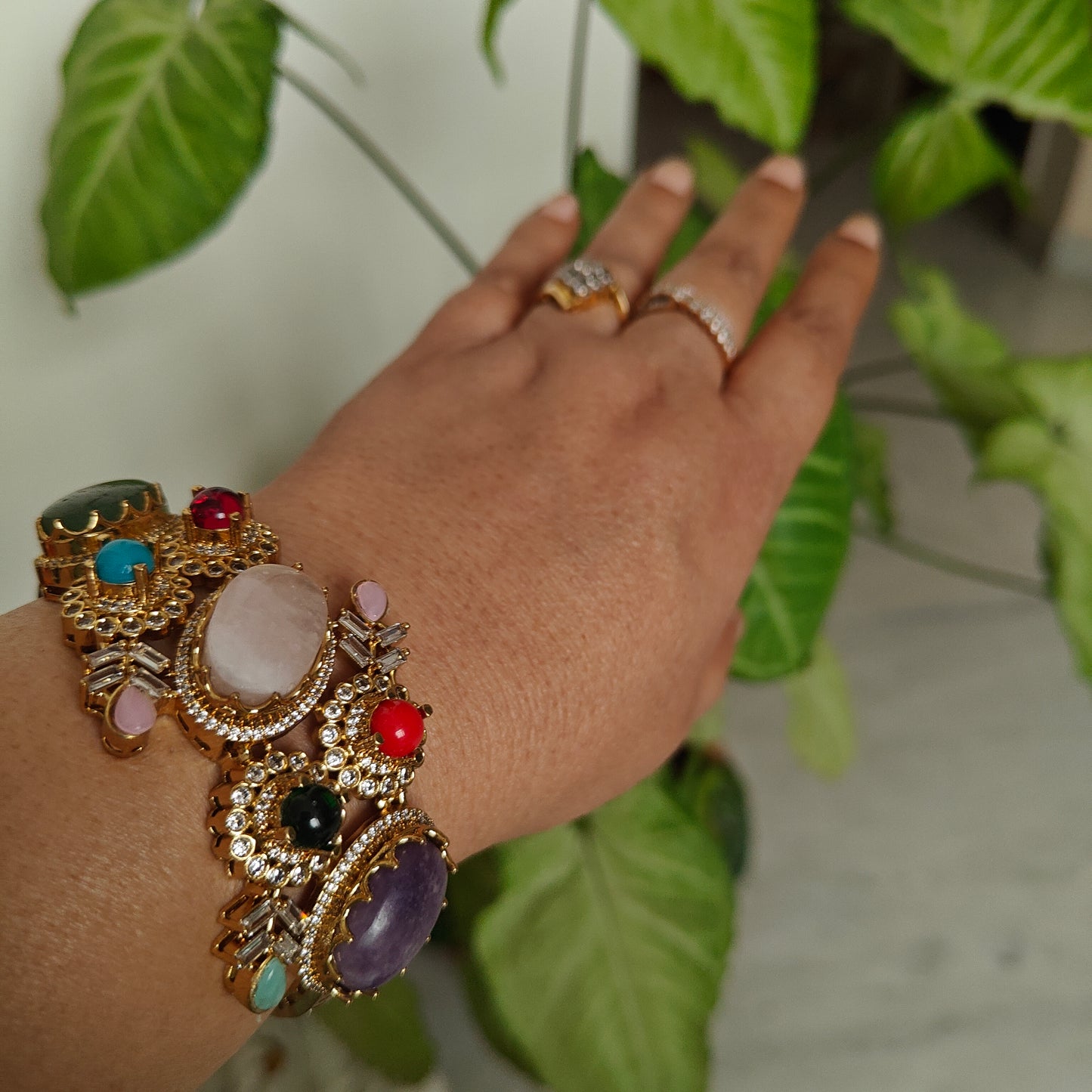 Iti multicolour stone kara