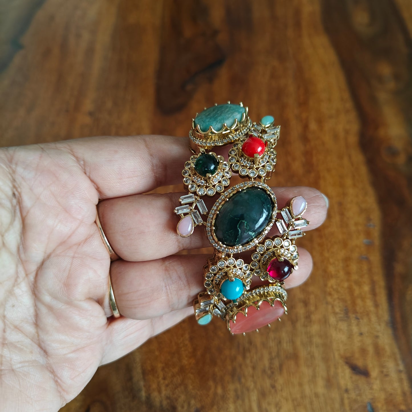 Iti multicolour stone kara