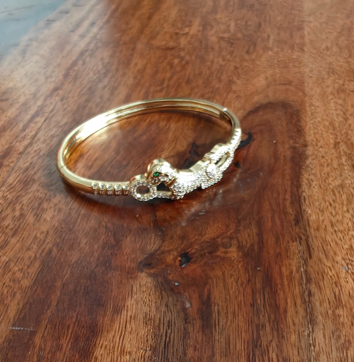 Bracelet with jaguar motif with cz inlay