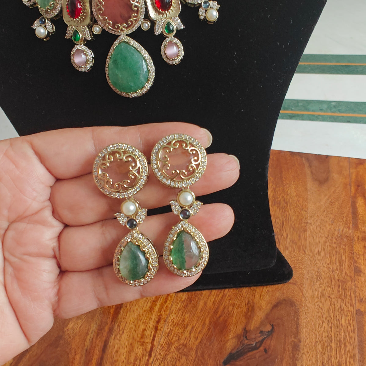 Rupali multicolour stone set with carving
