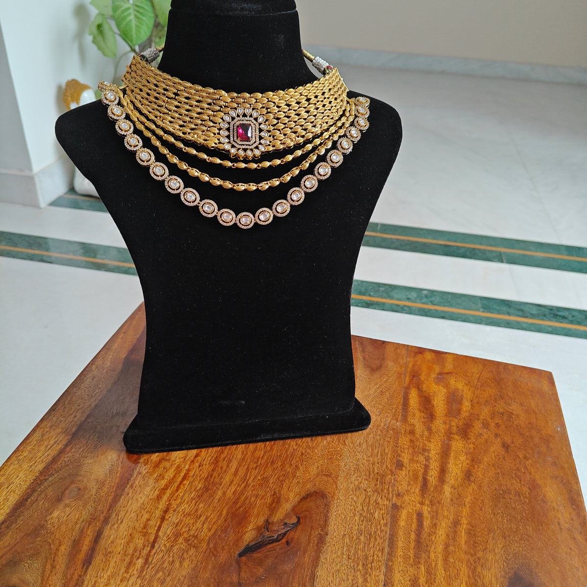 Ruksana set with stone and layer of moisanite and golden chains
