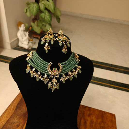 Priyasha set with beads and kundan