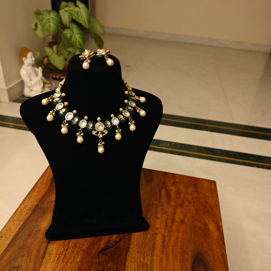 Prita set with stones and kundan