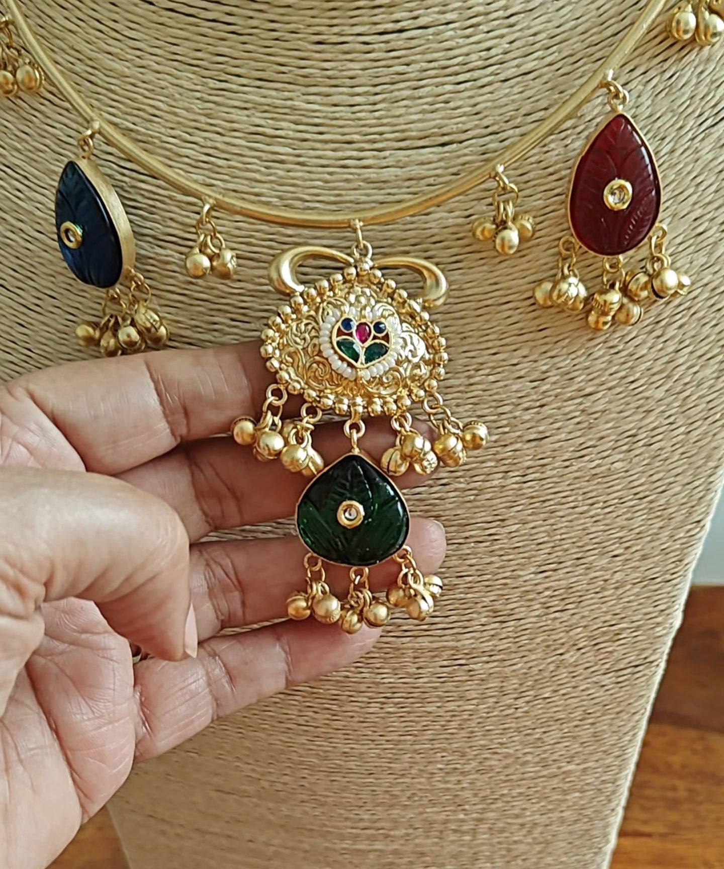 Oviya hasli set with stone hangings