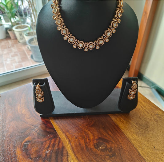 Lipi set with different shapes of moissanite