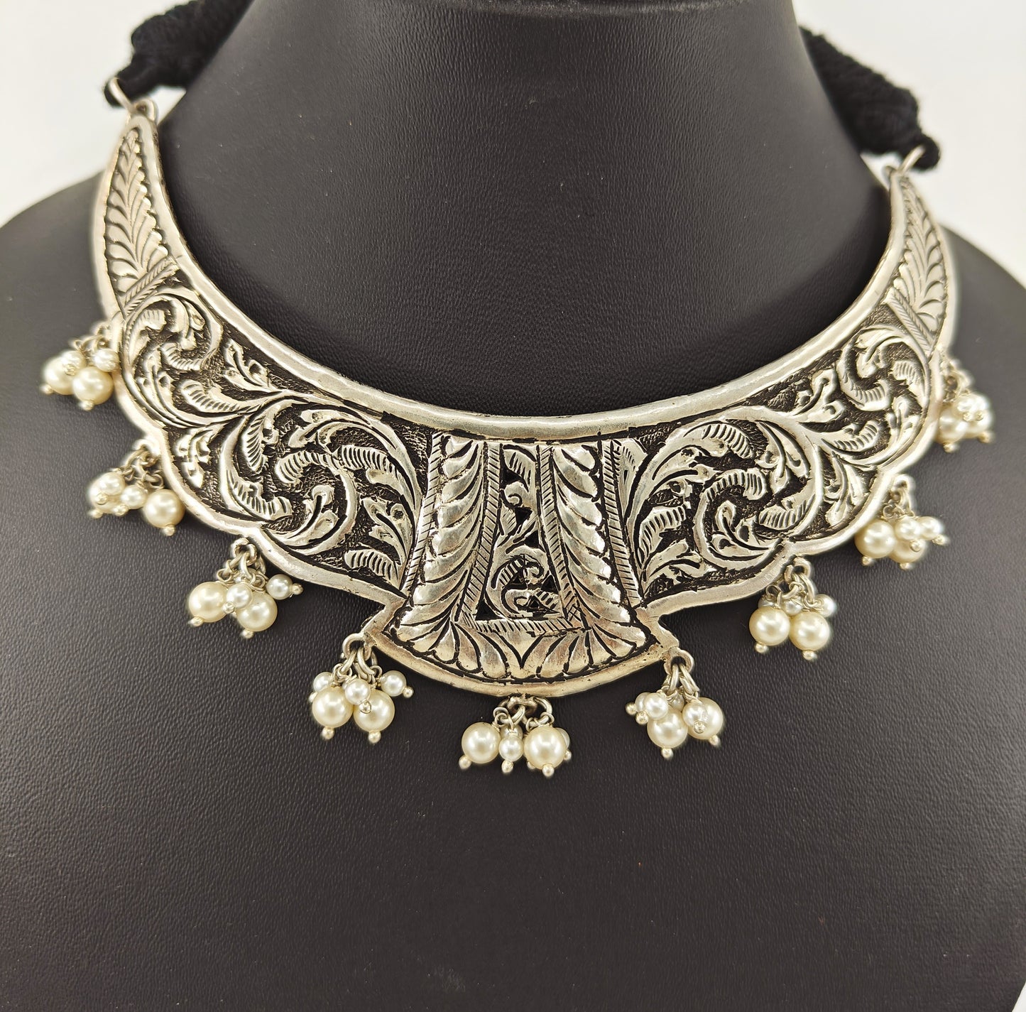 Silver choker necklace with pearls