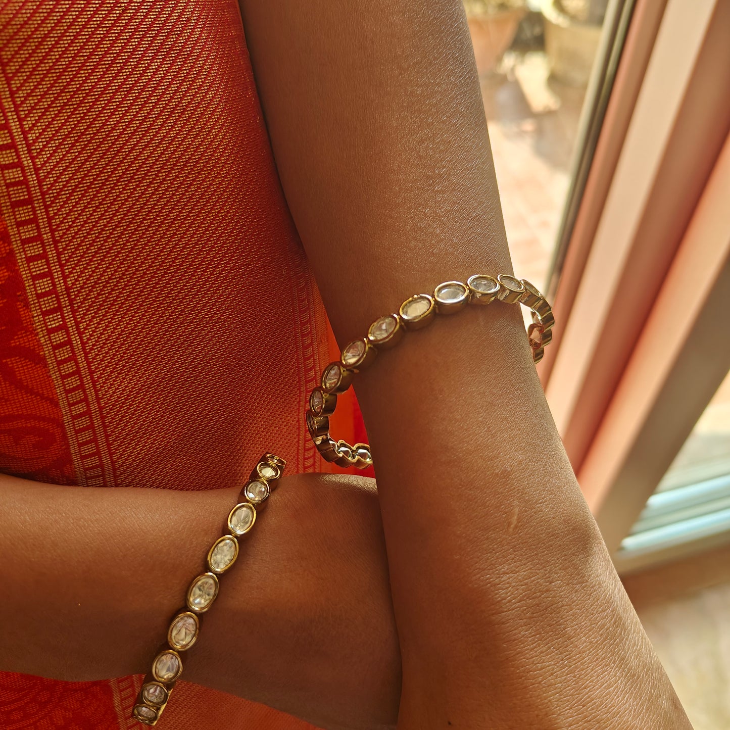 Antique finish gold bangles with moissanite(2 pc)