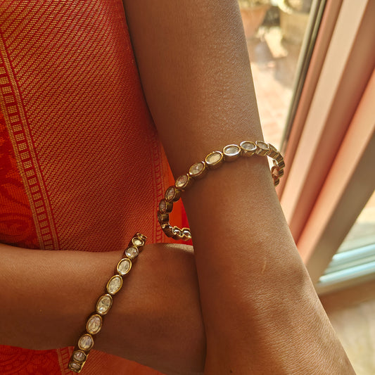 Antique finish gold bangles with moissanite(2 pc)