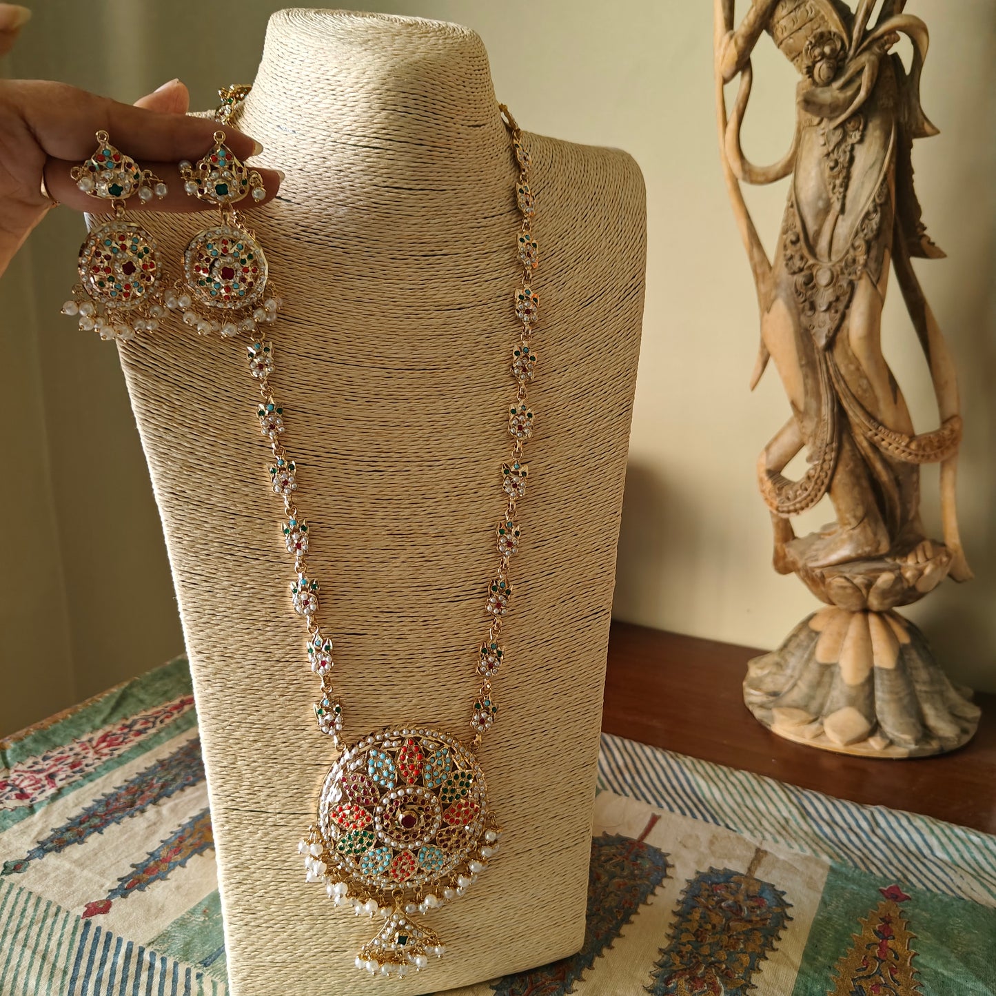 Sakina navratan jadau set