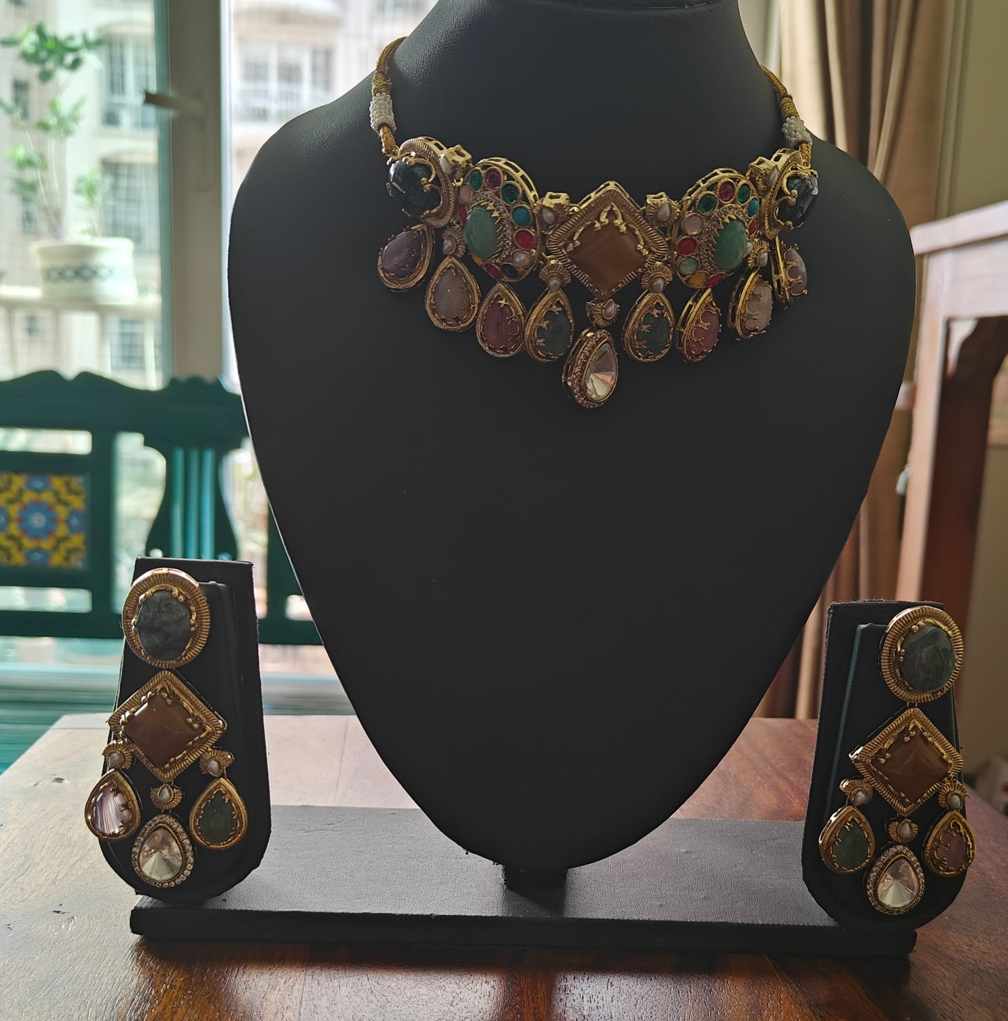 Yuvika set with stone embedded choker