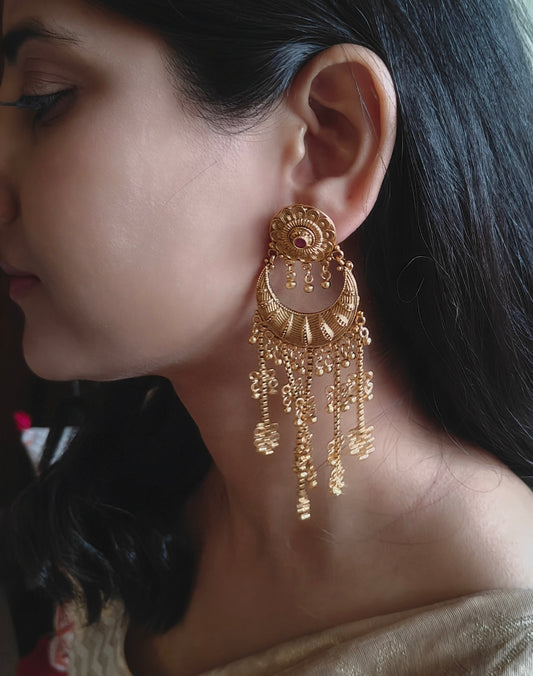 Gold earrings with gold ball hangings on five chains