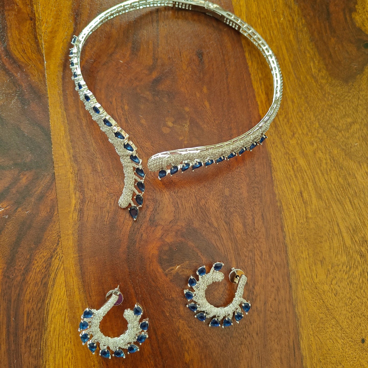 Minal choker set with blue sapphire