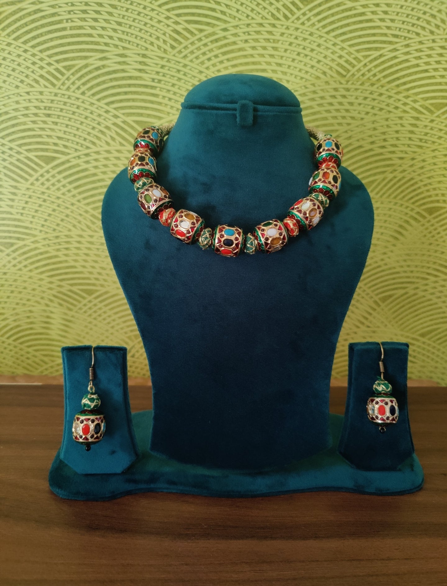 Chapala big bead set with embedded stones