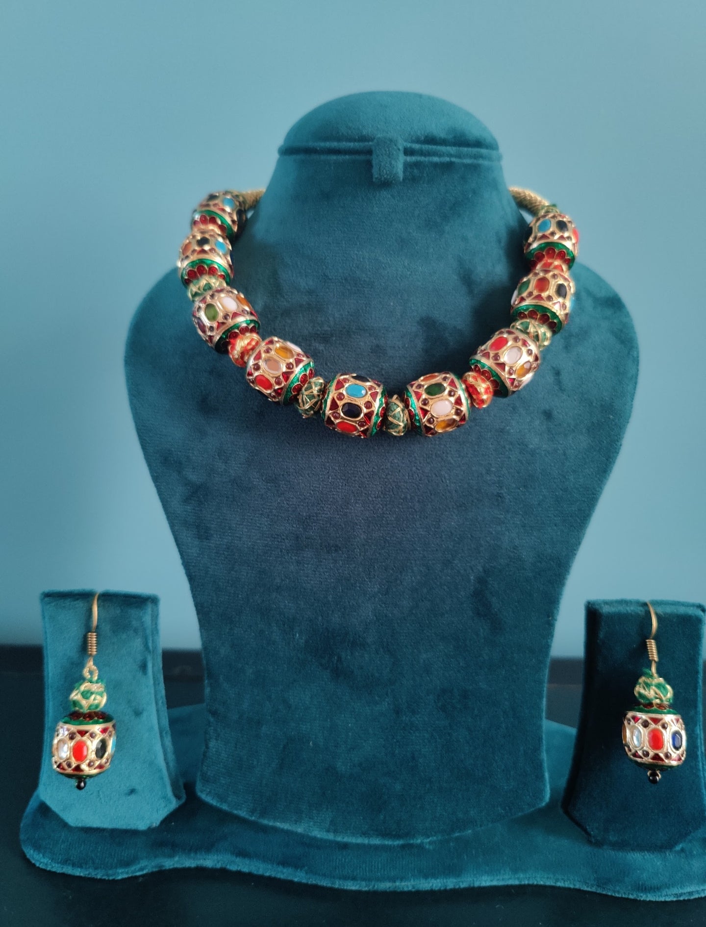 Chapala big bead set with embedded stones