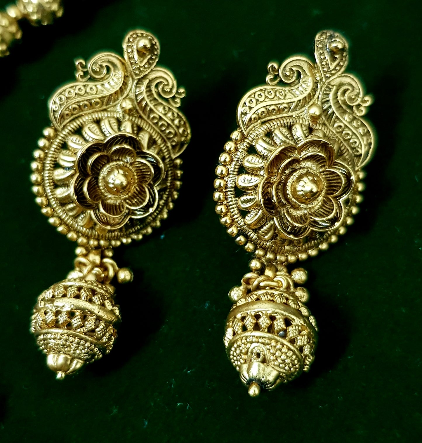 Temple jewelry matar mala with pendant and long earrings