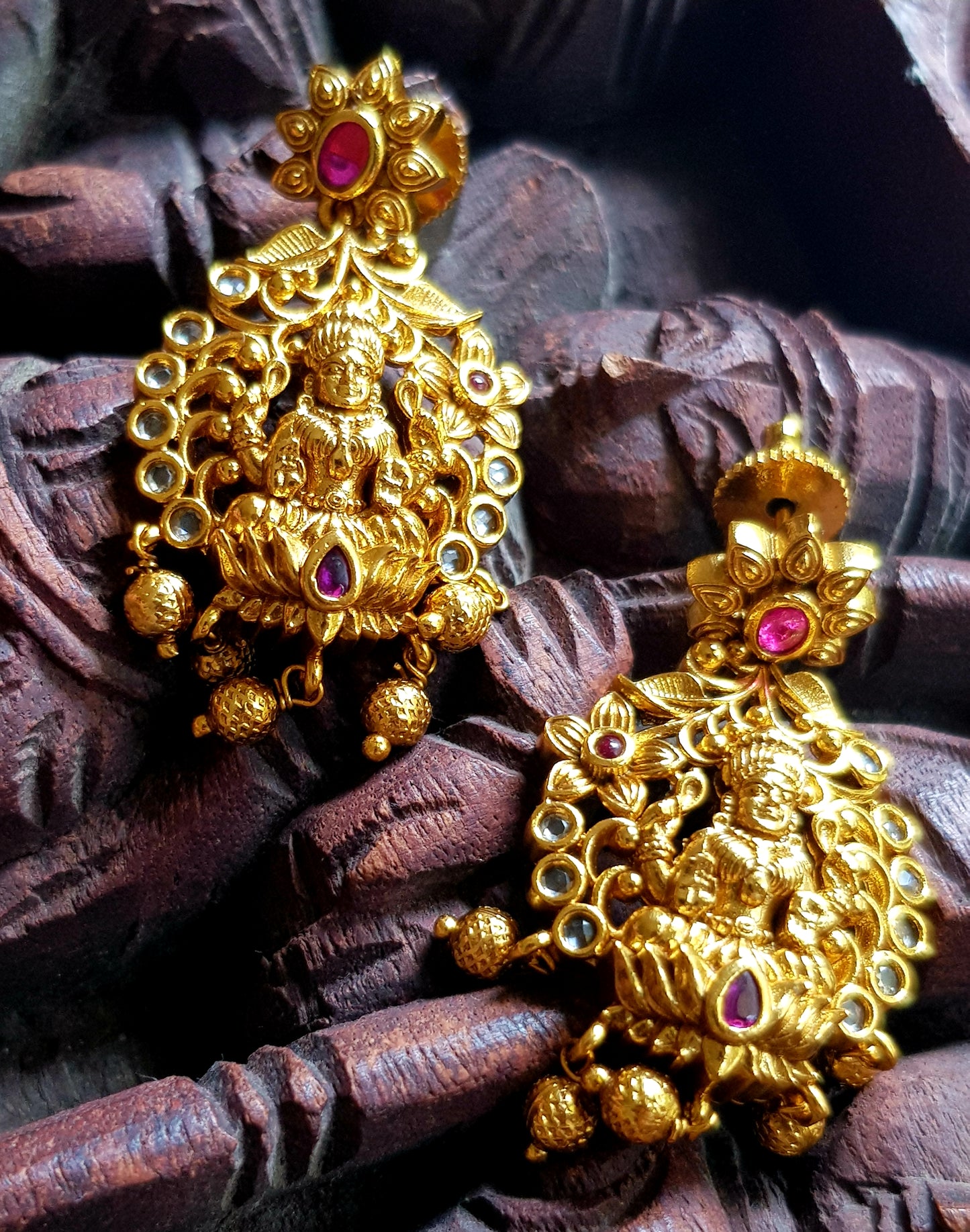 Temple jewelry set, necklace with Lakshmi motif pendant and green/red stones inlay, matching earrings