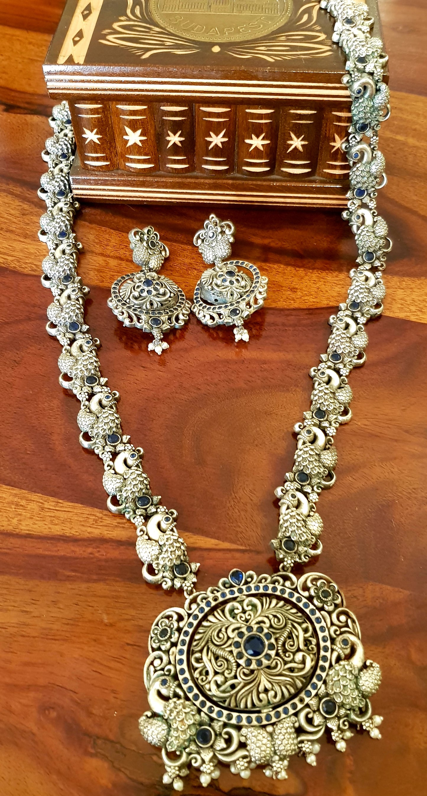 Antique silver finish temple jewelry set, lakshmi/flower motif reversible pendant set with long necklace, reversible earrings