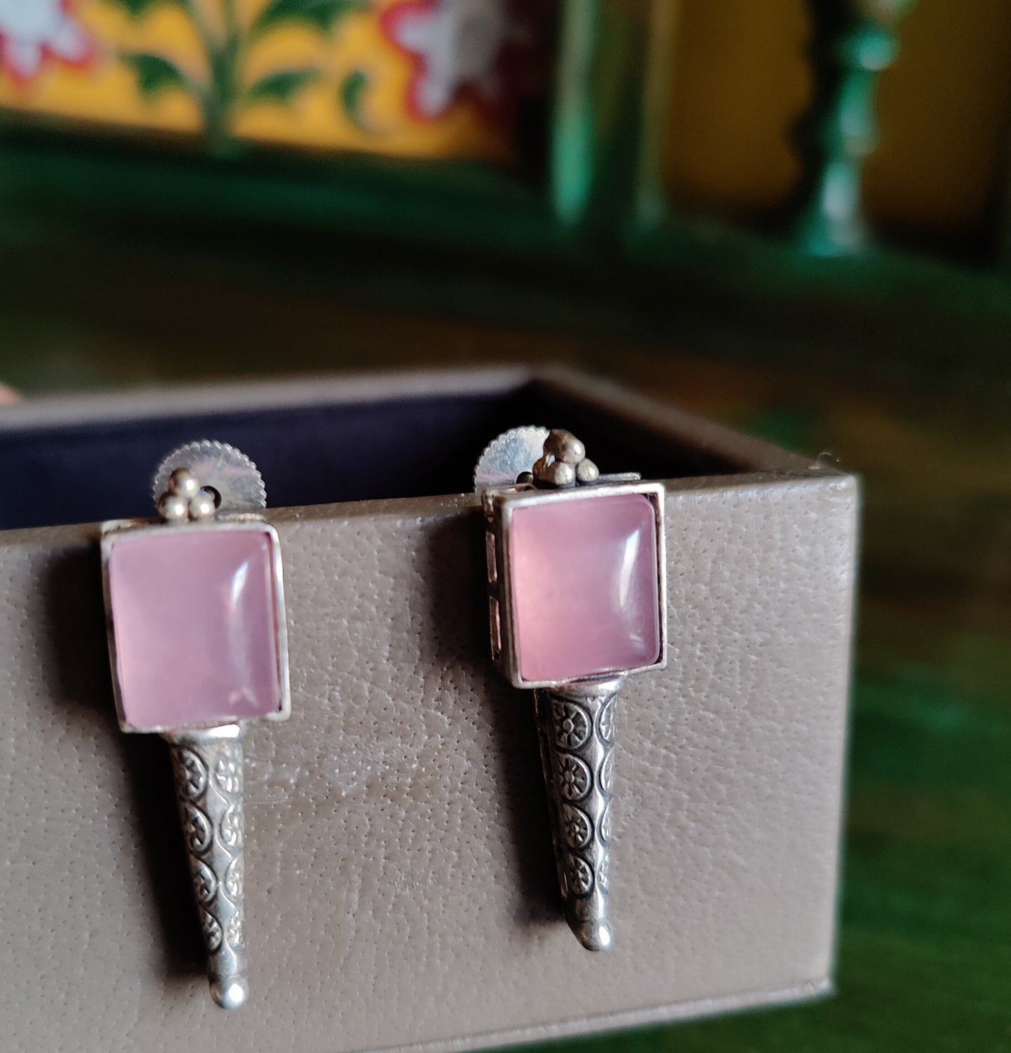 Silver finish grey/pink stone set, matching earrings