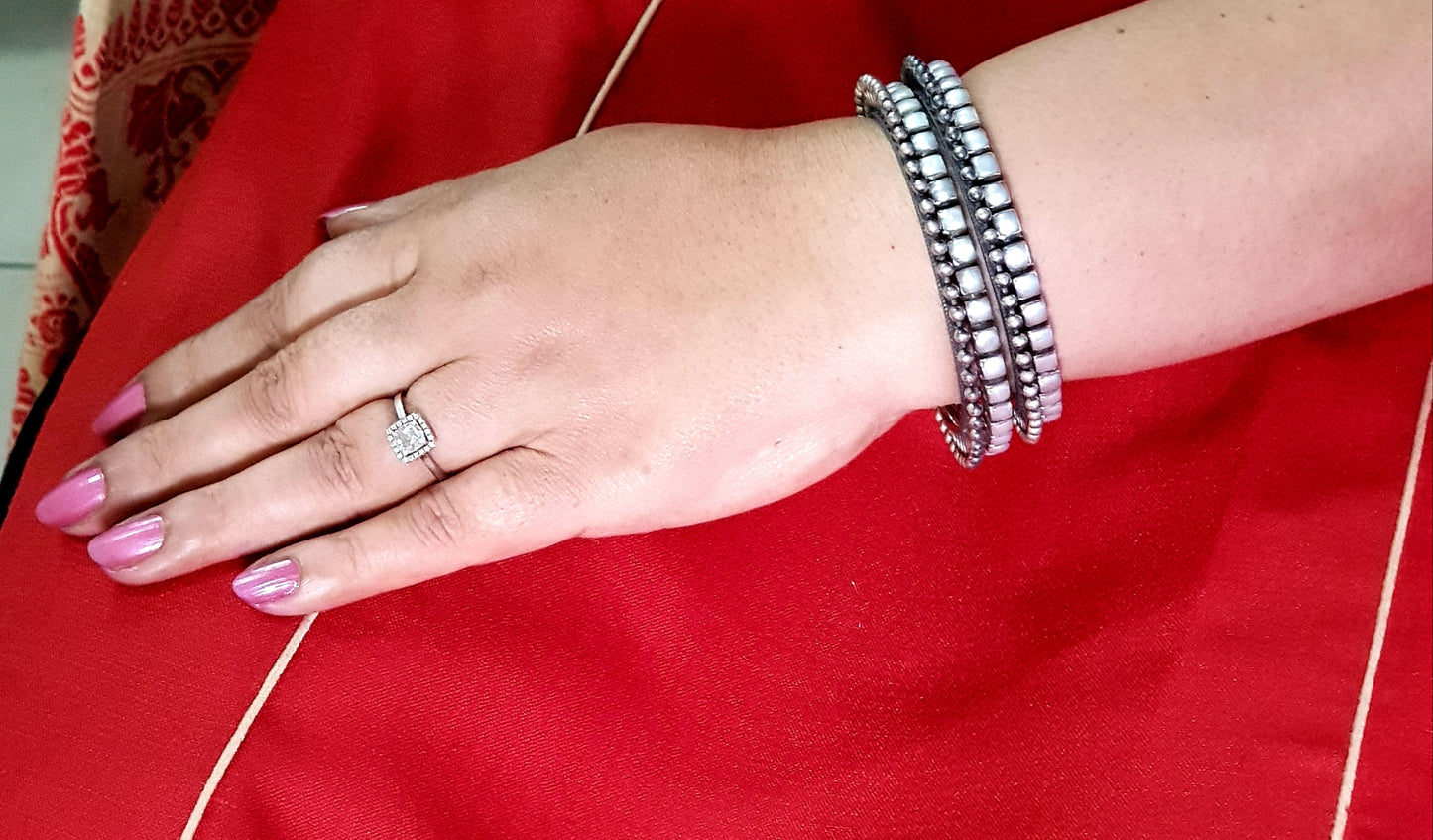 Bangles/Kara's in silver with pearls mount in square shape (2 pcs),size - 2.8