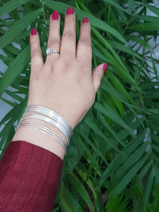 Silver bangles, thin plain ( 13 pcs) size 2.6