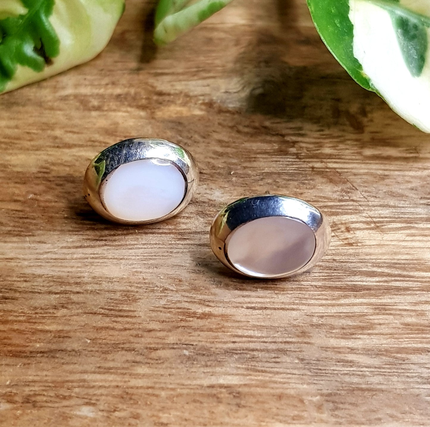 Silver studs (earrings) with mother of pearl center