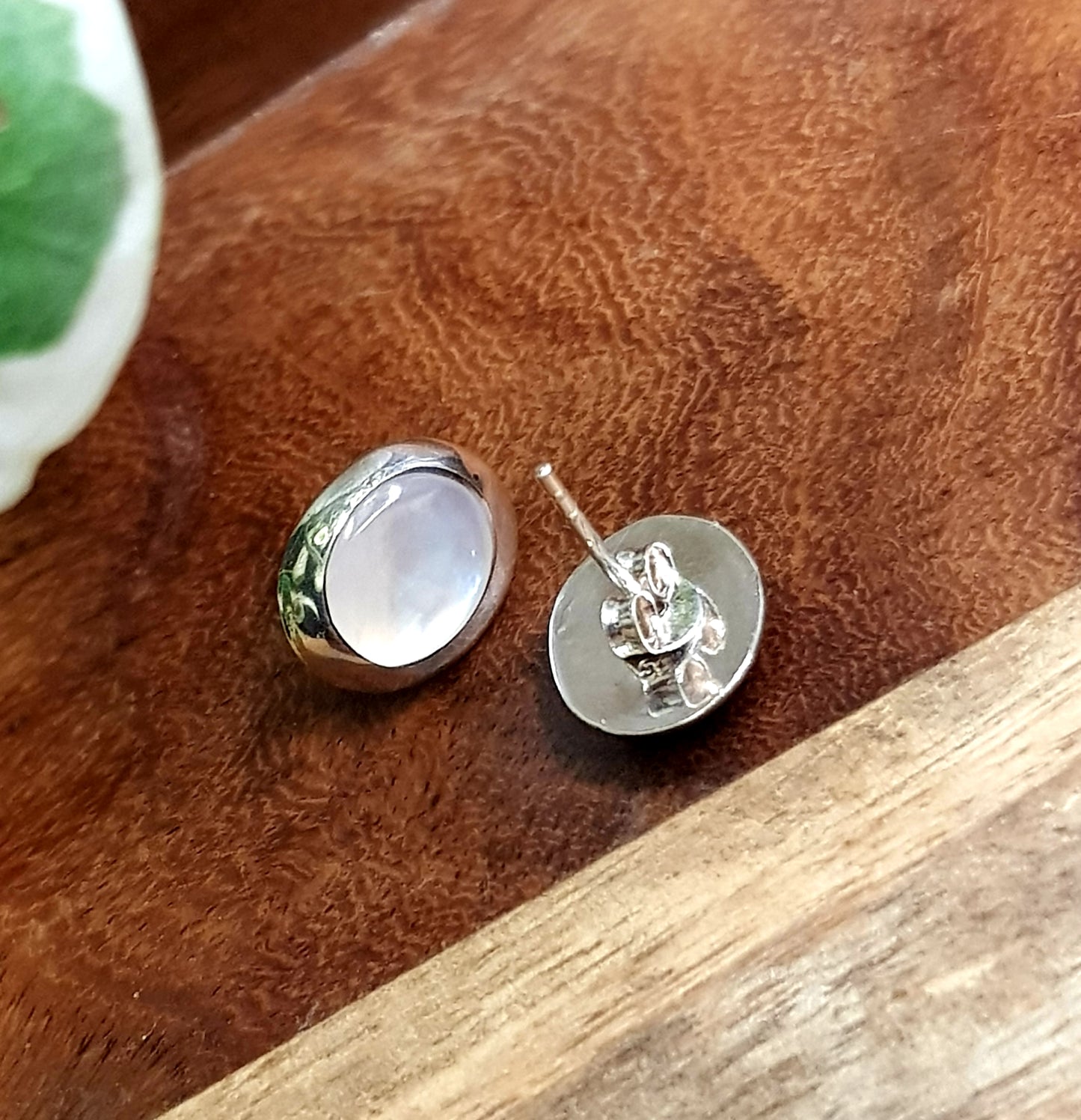 Silver studs (earrings) with mother of pearl center