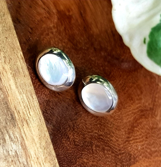 Silver studs (earrings) with mother of pearl center