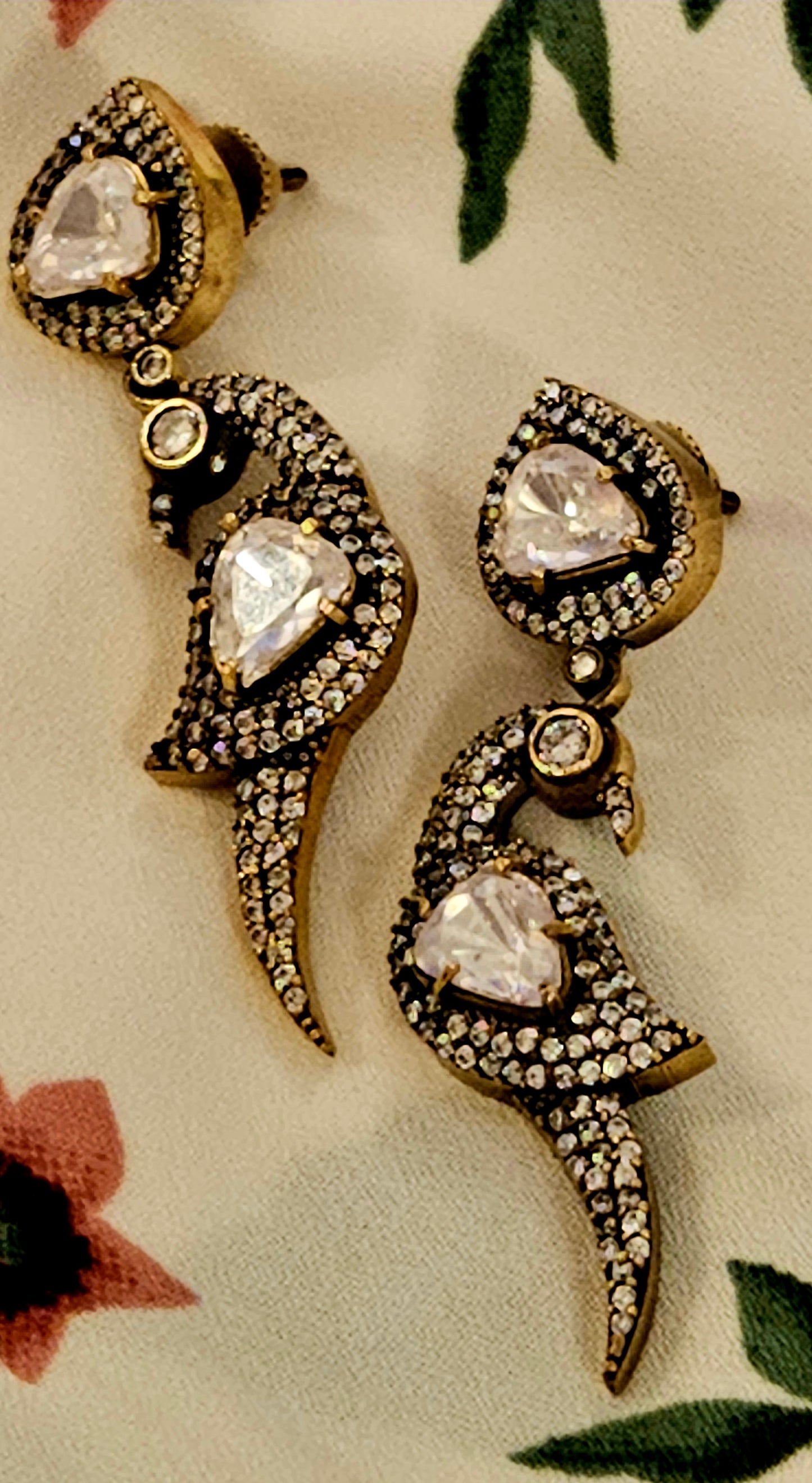 Antique gold finish earrings, parrot design with kundan and CZ detailing