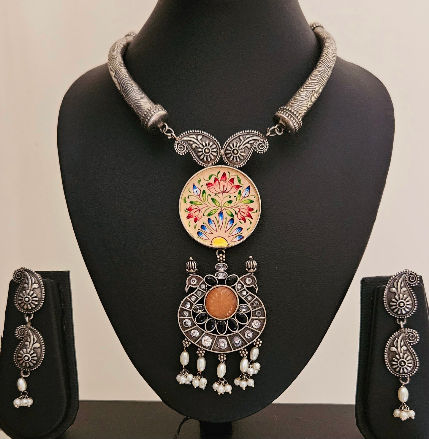 Silver finish hasli set with peach hand-painted pendant, matching earrings