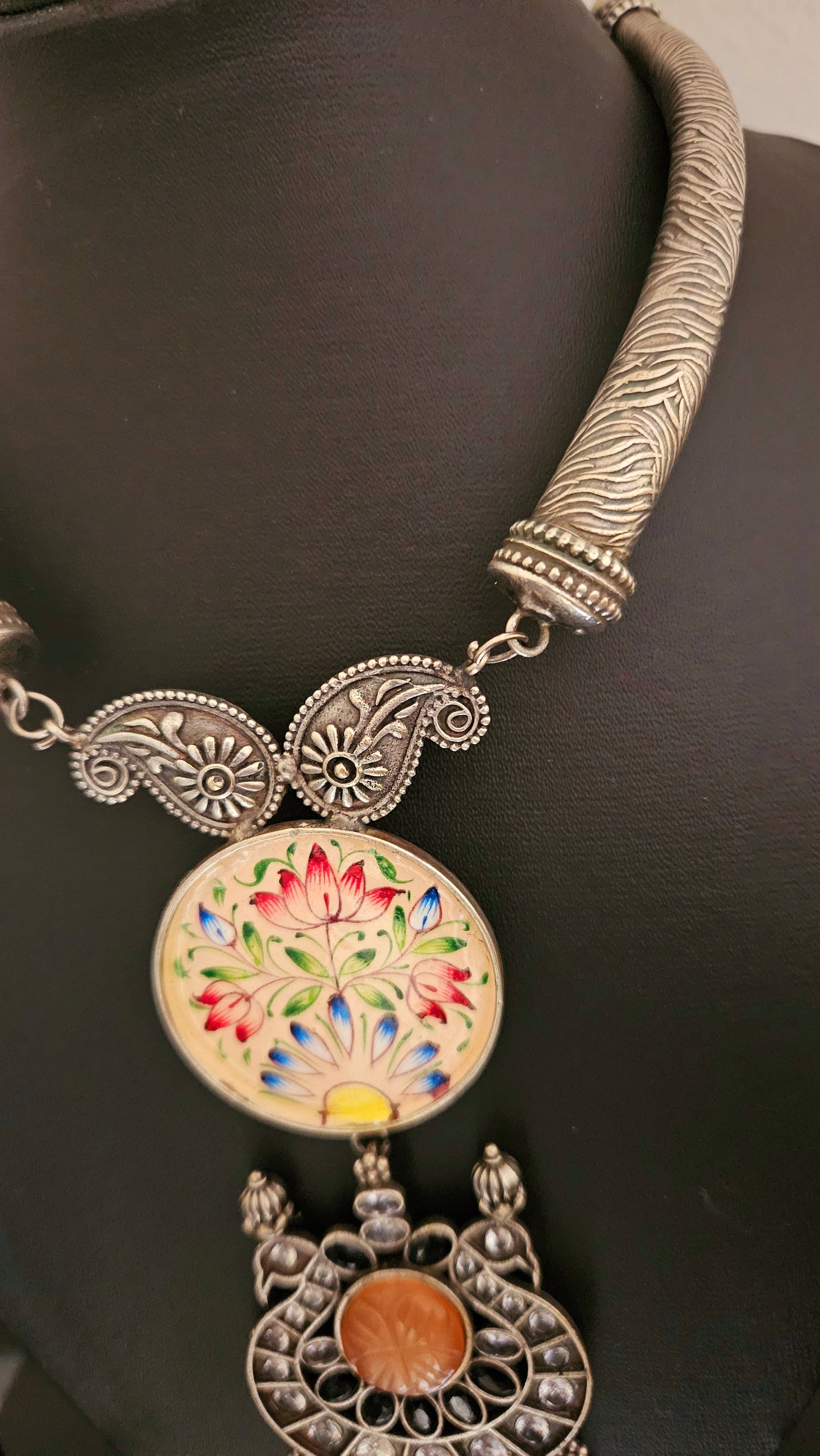 Silver finish hasli set with peach hand-painted pendant, matching earrings