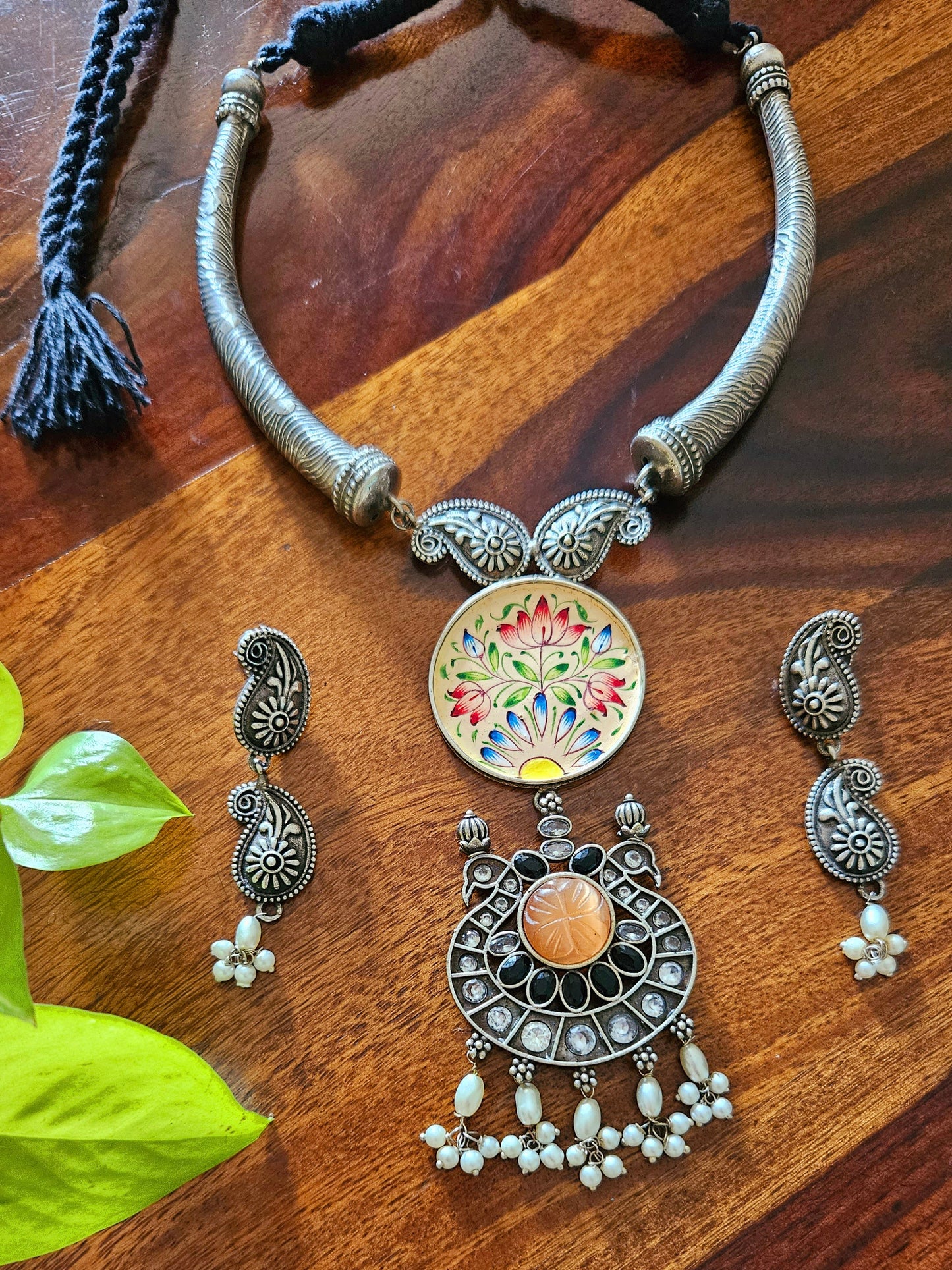 Silver finish hasli set with peach hand-painted pendant, matching earrings