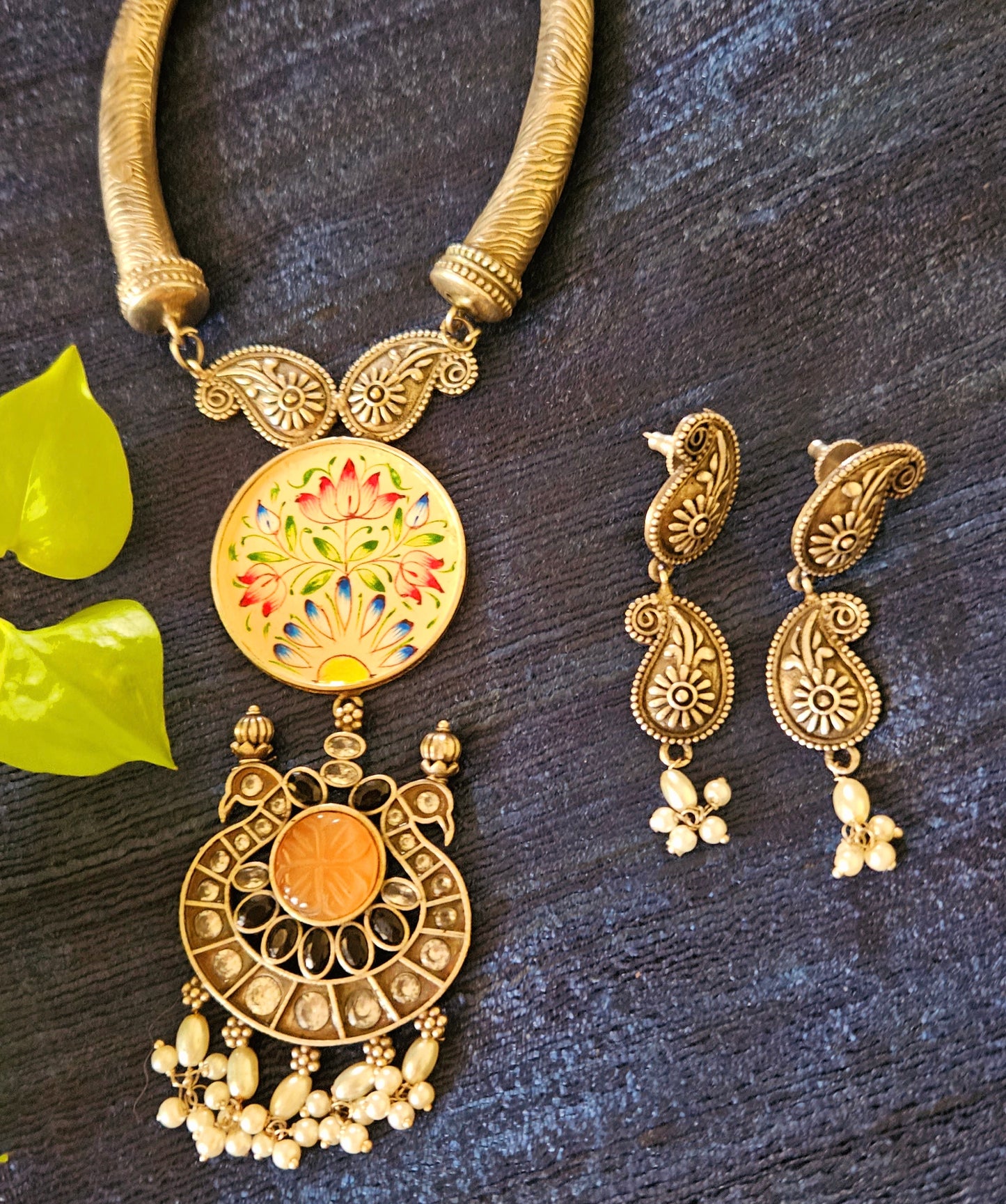 Silver finish hasli set with peach hand-painted pendant, matching earrings