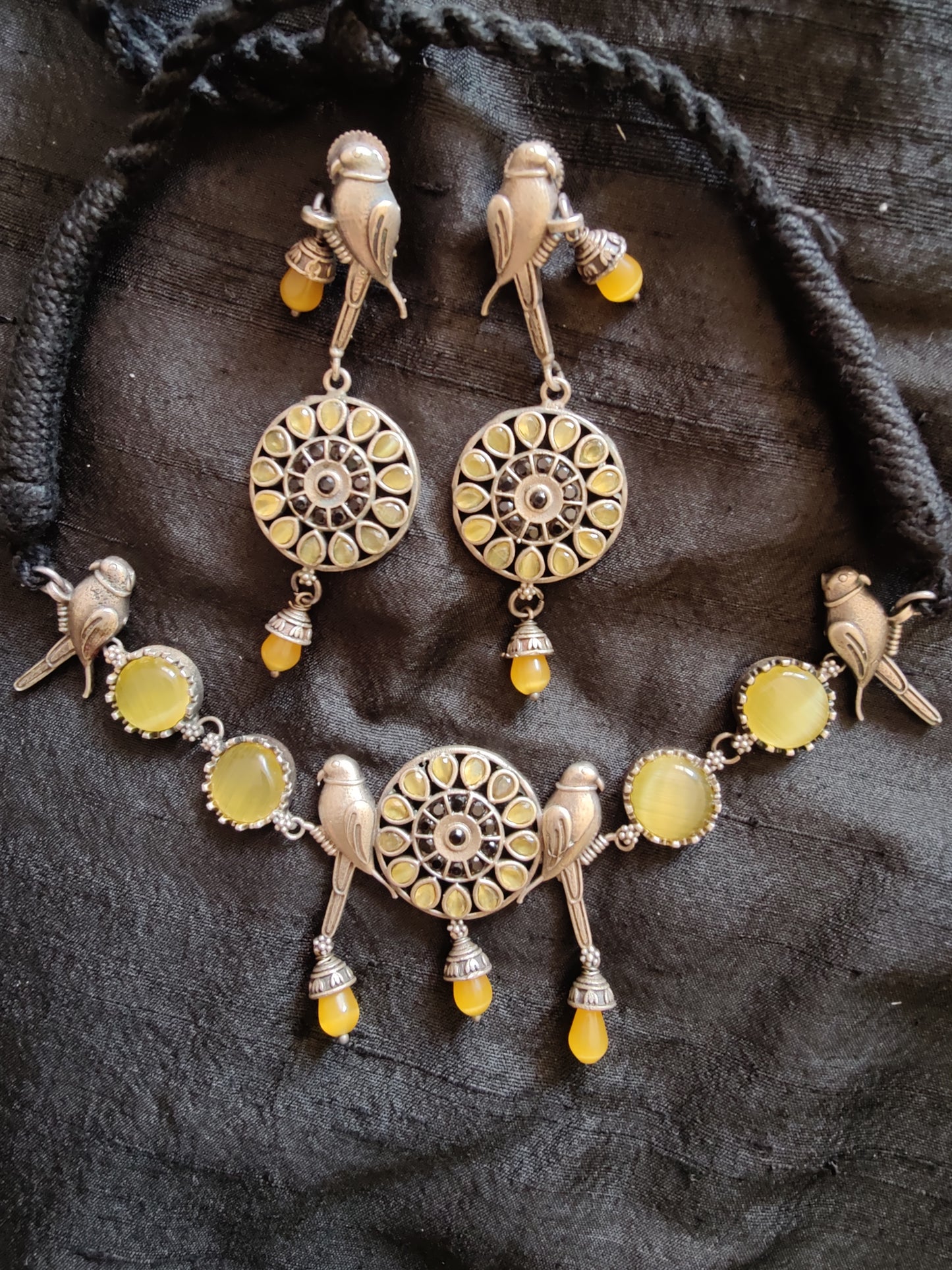 Parrot motif choker necklace and dangling earrings set