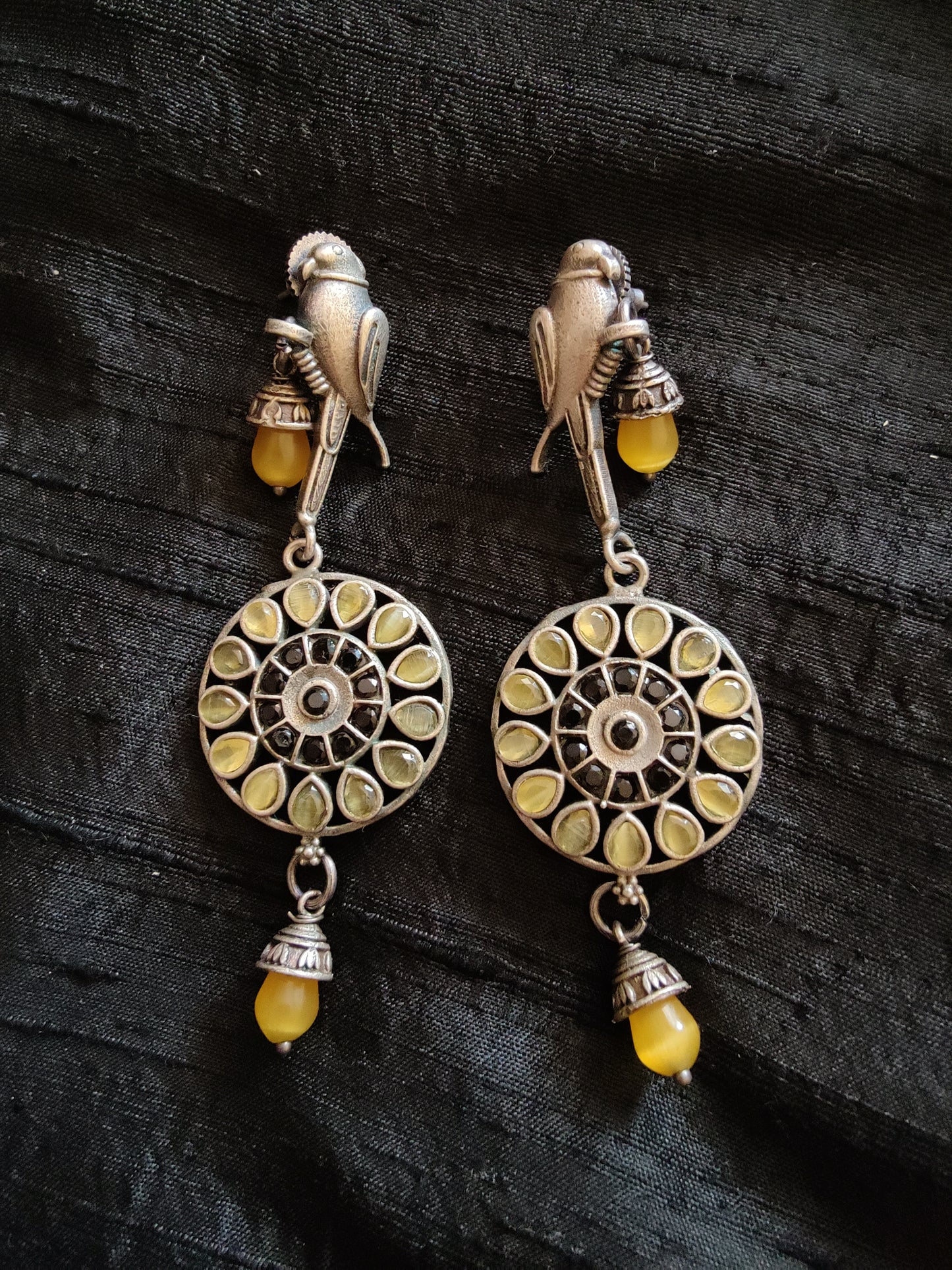 Parrot motif choker necklace and dangling earrings set