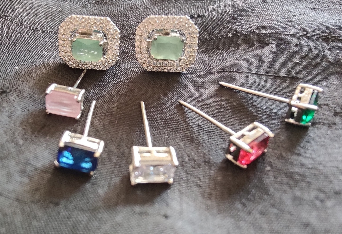 Modular earrings in a double rectangle design, with 6 center colors
