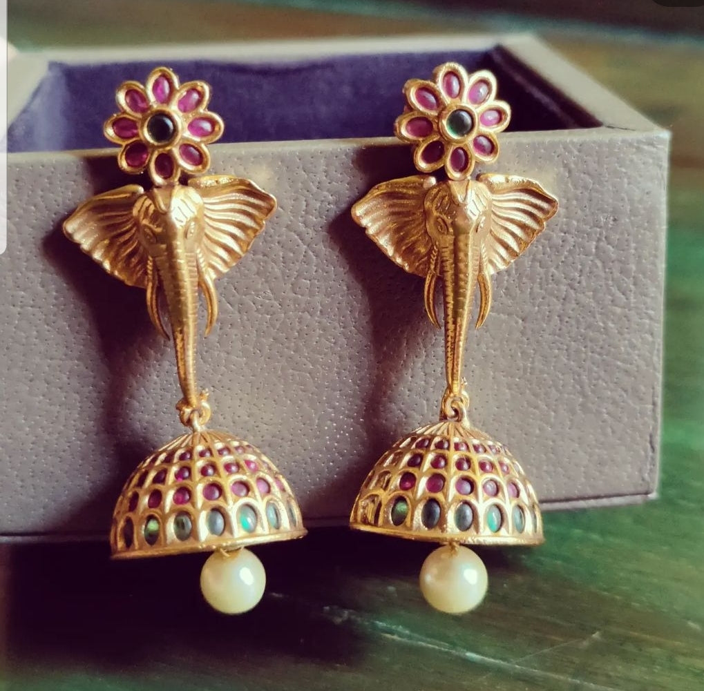 Gold finish elephant head design set, matching jhumka (earrings)